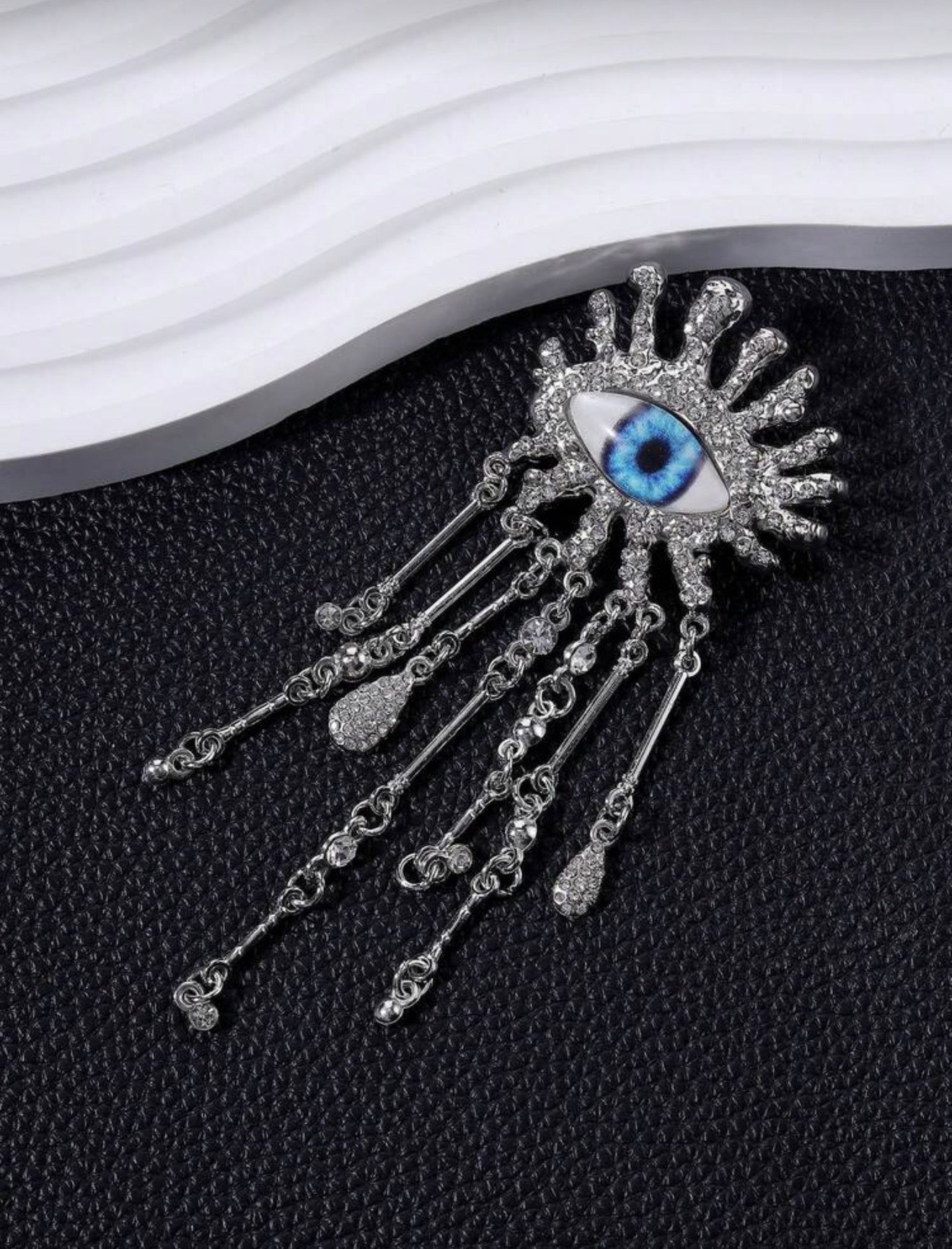 Brooch silver eye