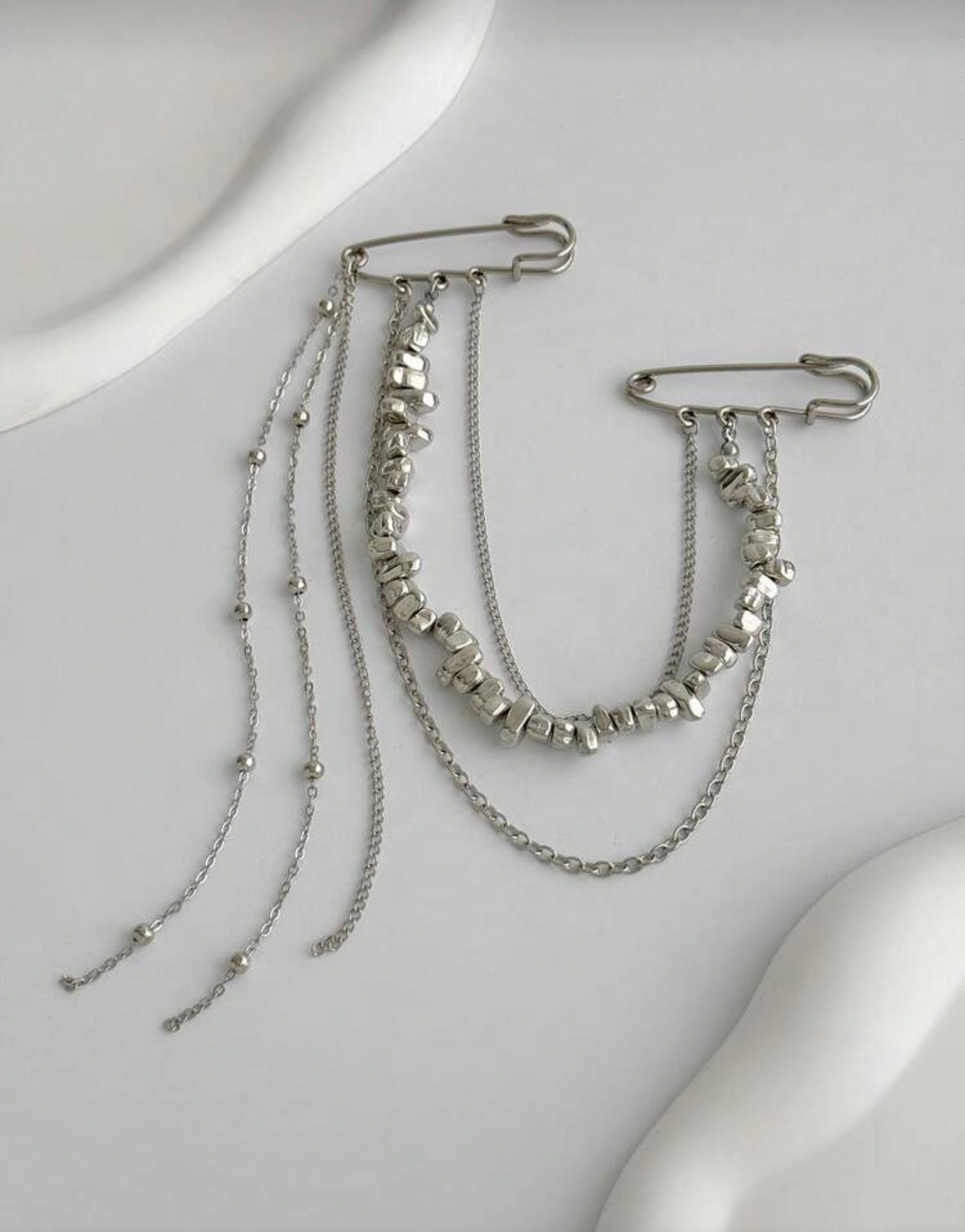 Brooch silver chain