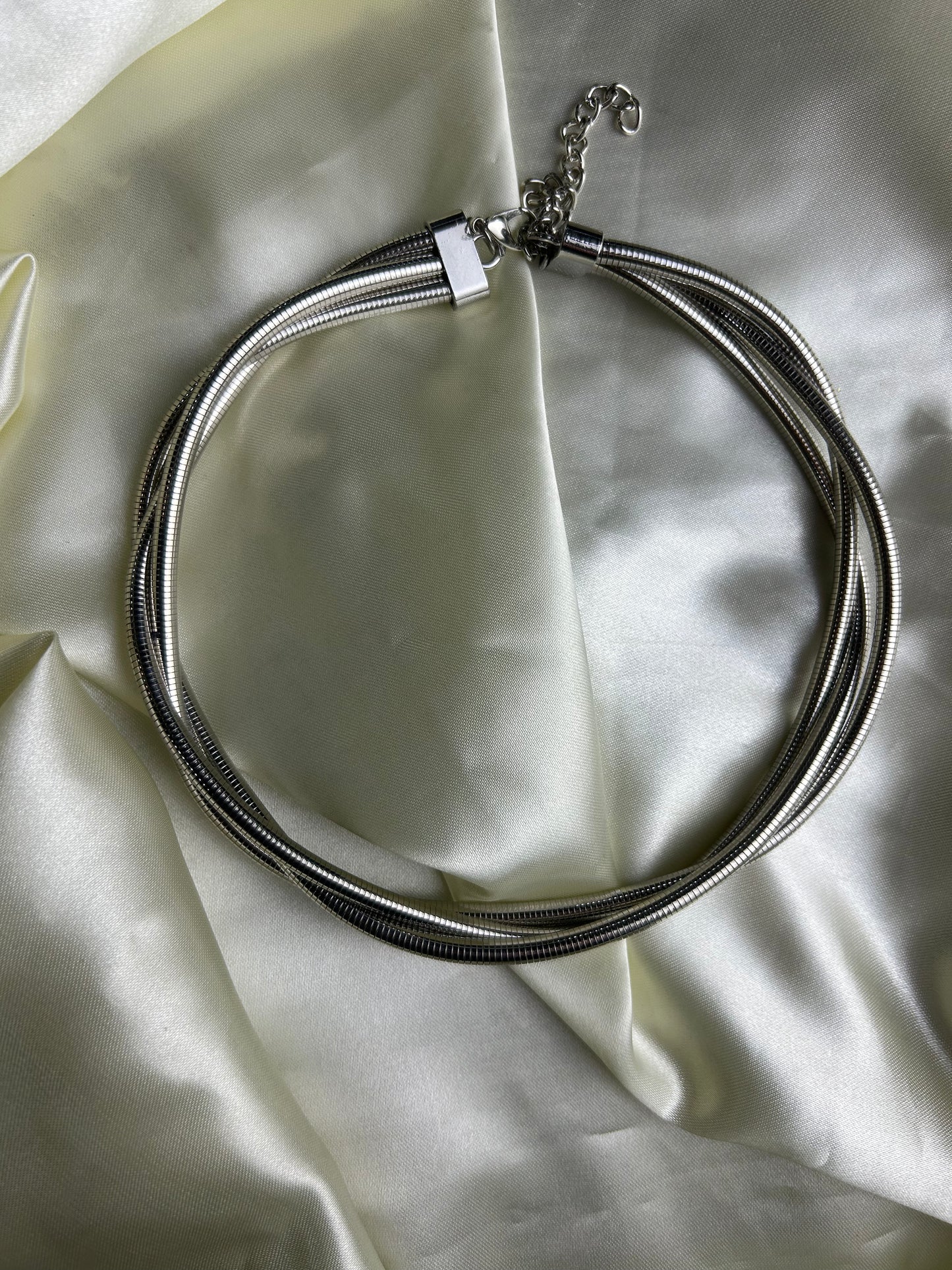 Choker silver twisted