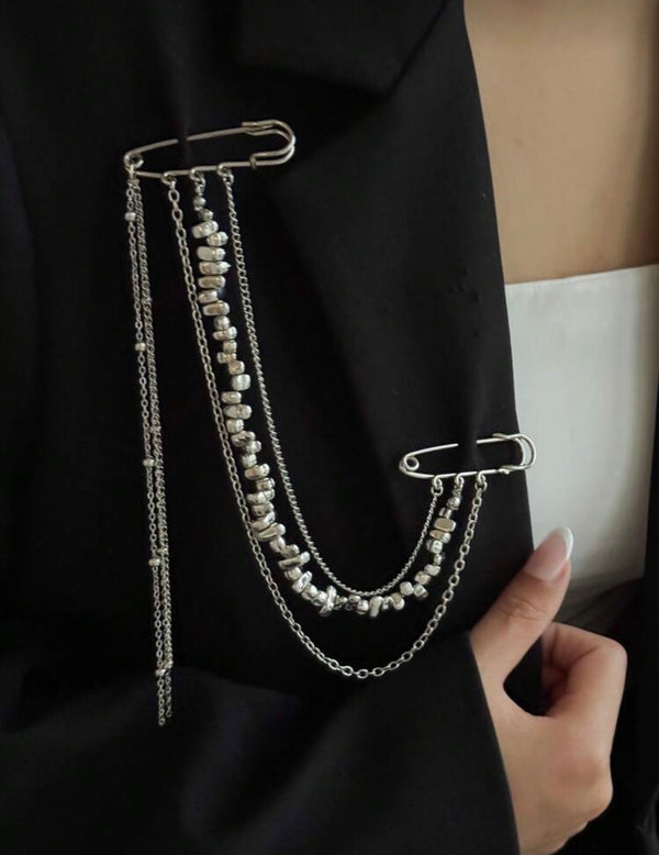 Brooch silver chain