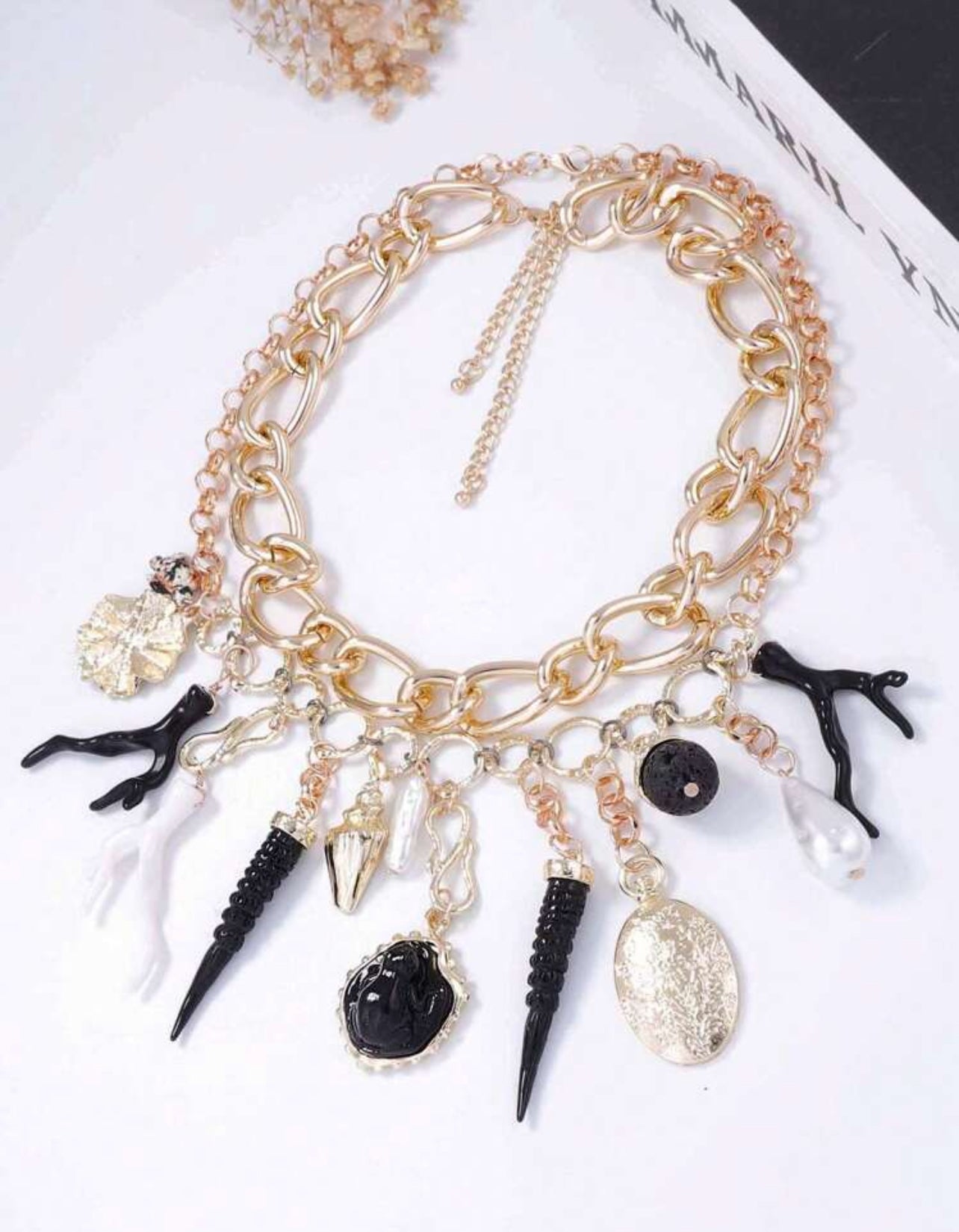 Choker black pendants