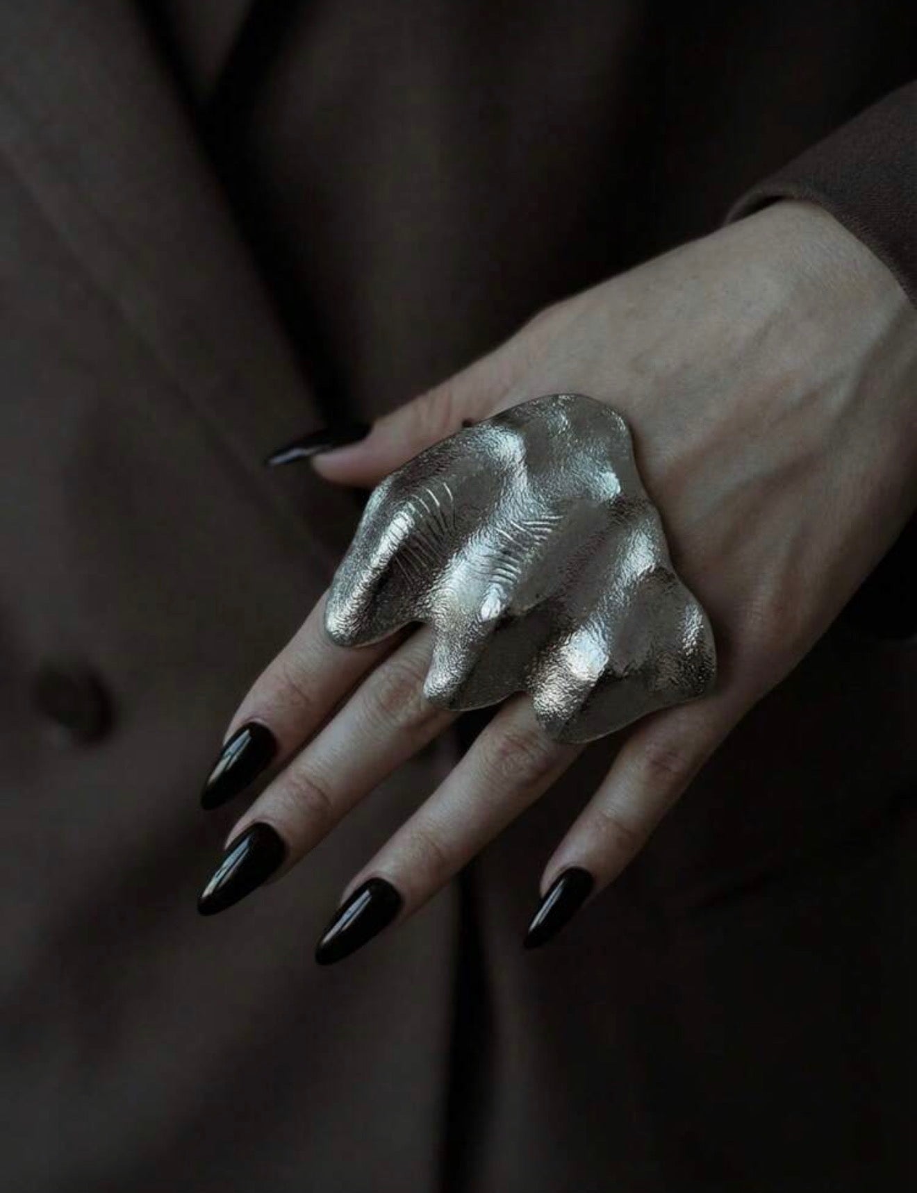 Ring silver hand