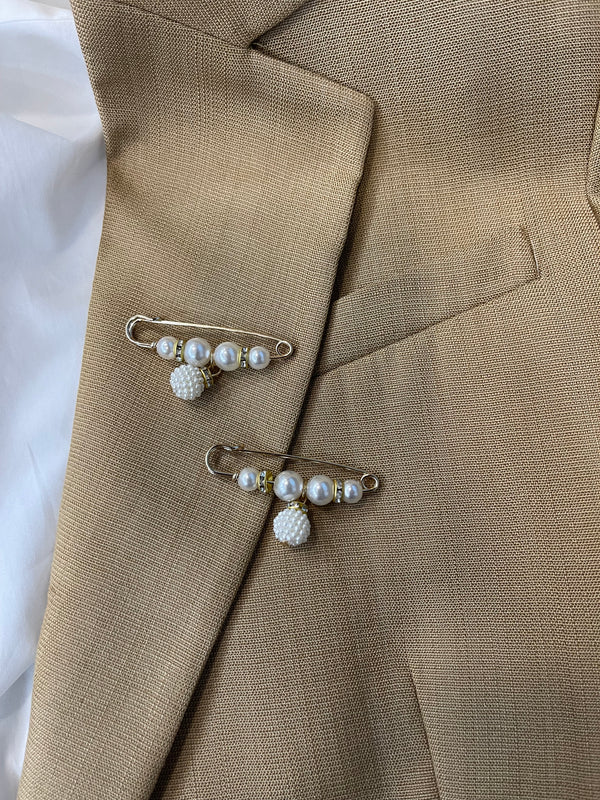 Brooch big pearl